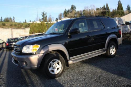 Photo Image Gallery: Toyota Sequoia in Black On Thunder Gray (202A)  YEARS: -
