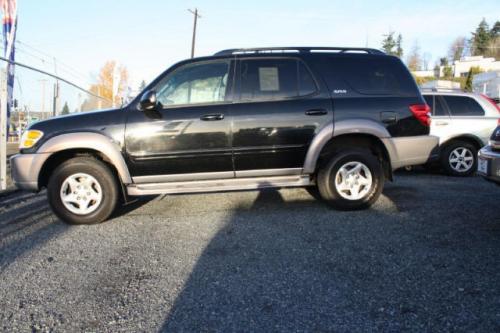 Photo Image Gallery: Toyota Sequoia in Black On Thunder Gray (202A)  YEARS: -