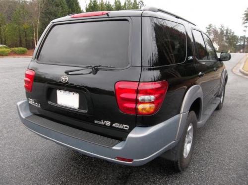 Photo Image Gallery: Toyota Sequoia in Black On Thunder Gray (202A)  YEARS: -