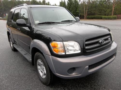Photo Image Gallery: Toyota Sequoia in Black On Thunder Gray (202A)  YEARS: -