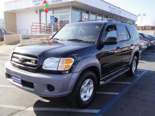 Photo Image Gallery: Toyota Sequoia in Black On Thunder Gray (202A)  YEARS: -
