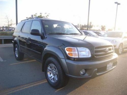 Photo Image Gallery: Toyota Sequoia in Black On Phantom Gray (202B)  YEARS: -