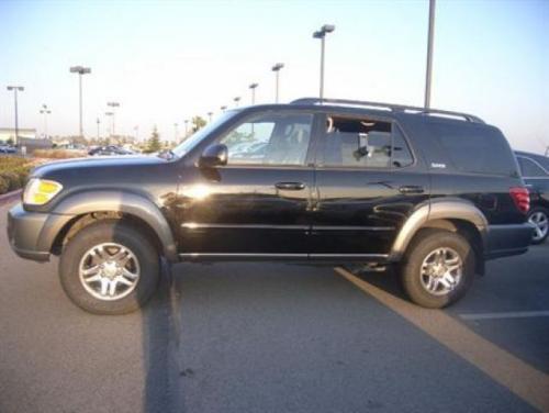 Photo Image Gallery: Toyota Sequoia in Black On Phantom Gray (202B)  YEARS: -