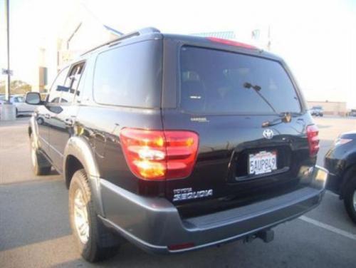 Photo Image Gallery: Toyota Sequoia in Black On Phantom Gray (202B)  YEARS: -