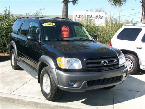 Photo Image Gallery: Toyota Sequoia in Black On Phantom Gray (202B)  YEARS: -