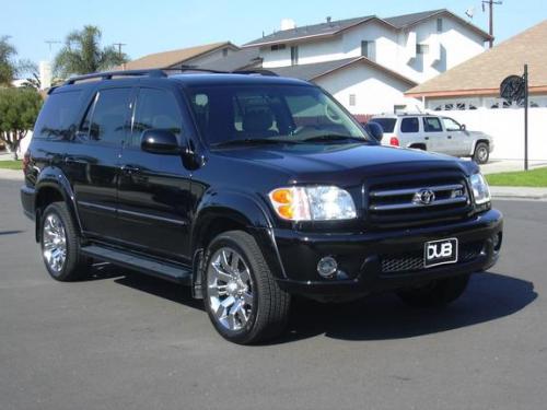 Photo Image Gallery & Touchup Paint: Toyota Sequoia in Black    (202)  YEARS: 2001-2007