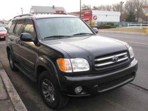 Photo Image Gallery & Touchup Paint: Toyota Sequoia in Black    (202)  YEARS: 2001-2007