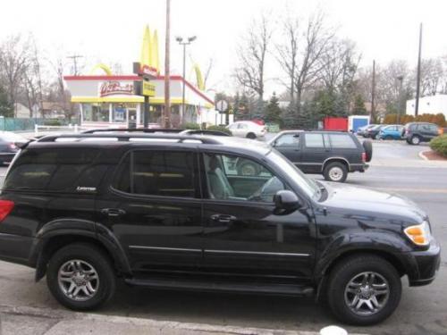 Photo Image Gallery & Touchup Paint: Toyota Sequoia in Black    (202)  YEARS: 2001-2007