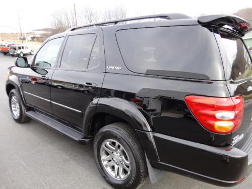 Photo Image Gallery & Touchup Paint: Toyota Sequoia in Black    (202)  YEARS: 2001-2007