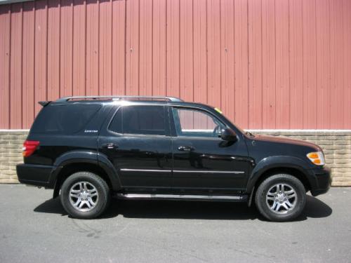 Photo Image Gallery & Touchup Paint: Toyota Sequoia in Black    (202)  YEARS: 2001-2007