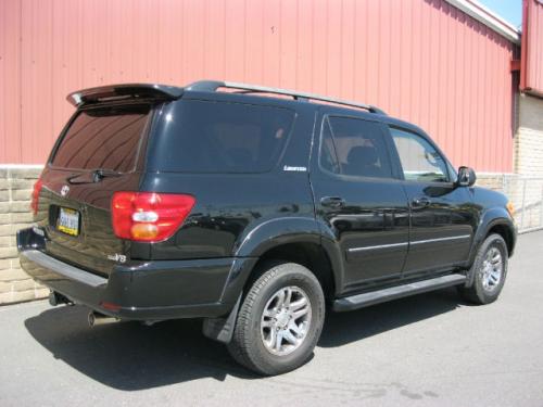 Photo Image Gallery & Touchup Paint: Toyota Sequoia in Black    (202)  YEARS: 2001-2007