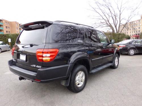 Photo Image Gallery & Touchup Paint: Toyota Sequoia in Black    (202)  YEARS: 2001-2007