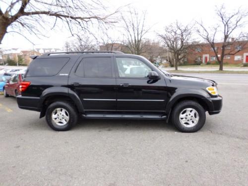 Photo Image Gallery & Touchup Paint: Toyota Sequoia in Black    (202)  YEARS: 2001-2007
