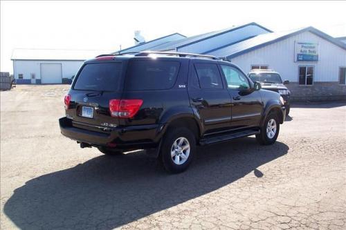 Photo Image Gallery & Touchup Paint: Toyota Sequoia in Black    (202)  YEARS: 2001-2007