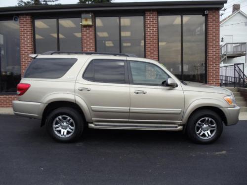 Photo Image Gallery & Touchup Paint: Toyota Sequoia in Desert Sand Mica  (4Q2)  YEARS: 2005-2007
