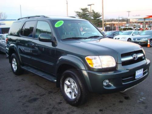 Photo Image Gallery & Touchup Paint: Toyota Sequoia in Timberland Mica   (6T8)  YEARS: 2006-2007