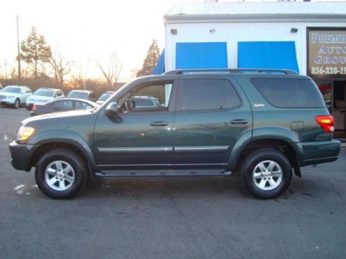Photo Image Gallery & Touchup Paint: Toyota Sequoia in Timberland Mica   (6T8)  YEARS: 2006-2007