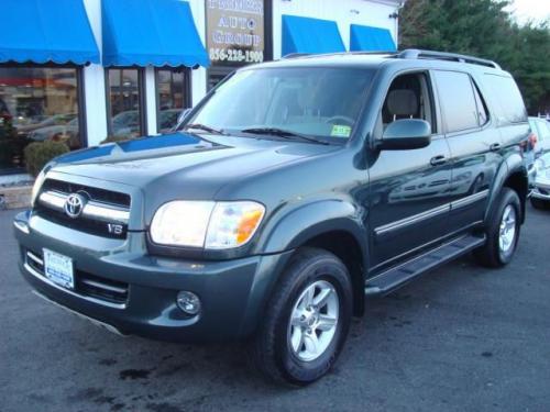 Photo Image Gallery & Touchup Paint: Toyota Sequoia in Timberland Mica   (6T8)  YEARS: 2006-2007