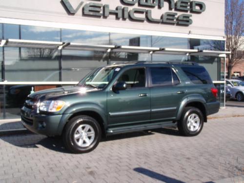 Photo Image Gallery & Touchup Paint: Toyota Sequoia in Timberland Mica   (6T8)  YEARS: 2006-2007