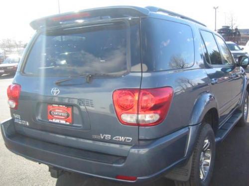 Photo Image Gallery & Touchup Paint: Toyota Sequoia in Blue Steel Metallic  (8J7)  YEARS: 2005-2007
