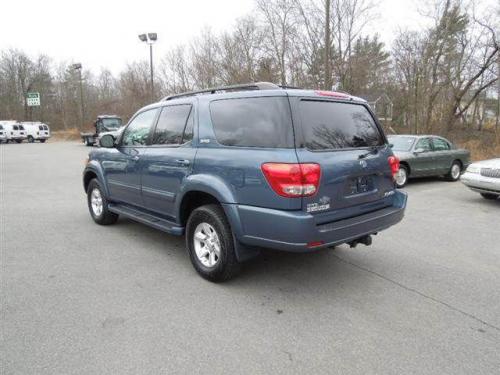 Photo Image Gallery & Touchup Paint: Toyota Sequoia in Blue Steel Metallic  (8J7)  YEARS: 2005-2007