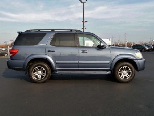 Photo Image Gallery & Touchup Paint: Toyota Sequoia in Blue Steel Metallic  (8J7)  YEARS: 2005-2007