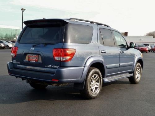 Photo Image Gallery & Touchup Paint: Toyota Sequoia in Blue Steel Metallic  (8J7)  YEARS: 2005-2007
