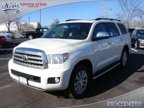 Photo Image Gallery & Touchup Paint: Toyota Sequoia in Blizzard Pearl   (070)  YEARS: 2010-2013