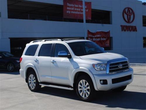 Photo Image Gallery & Touchup Paint: Toyota Sequoia in Blizzard Pearl   (070)  YEARS: 2010-2013