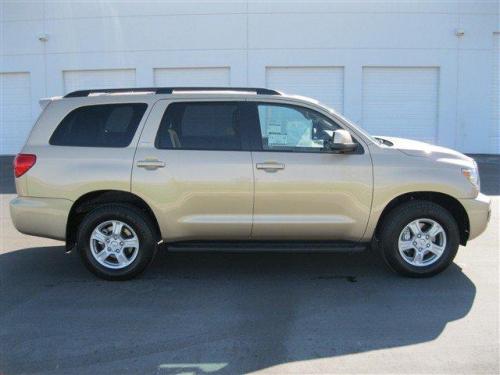 Photo Image Gallery & Touchup Paint: Toyota Sequoia in Sandy Beach Metallic  (4T8)  YEARS: 2010-2013