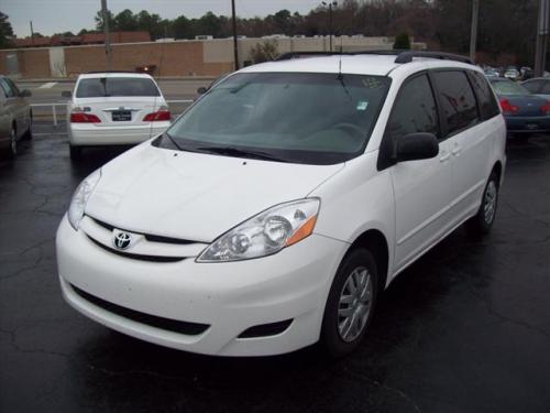 Photo Image Gallery & Touchup Paint: Toyota Sienna in Natural White   (056)  YEARS: 2004-2008