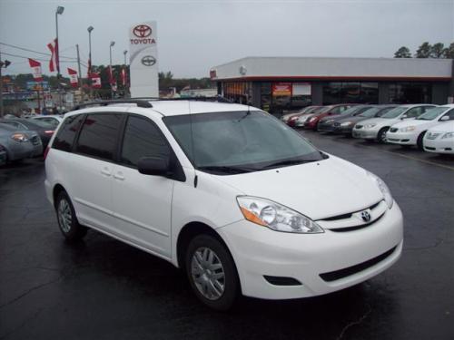 Photo Image Gallery & Touchup Paint: Toyota Sienna in Natural White   (056)  YEARS: 2004-2008