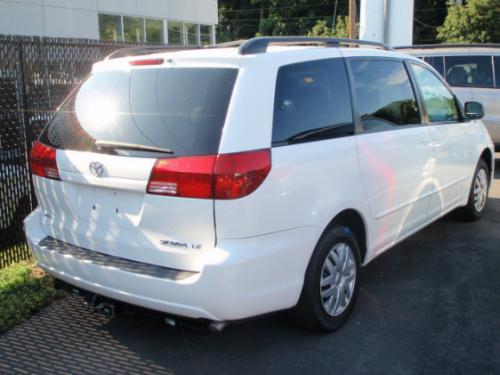 Photo Image Gallery & Touchup Paint: Toyota Sienna in Natural White   (056)  YEARS: 2004-2008