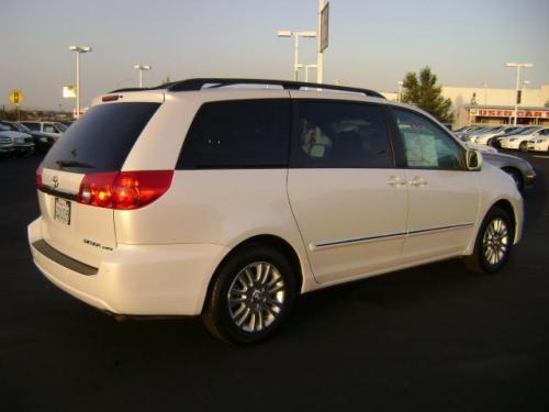 Photo Image Gallery & Touchup Paint: Toyota Sienna in Blizzard Pearl   (070)  YEARS: 2009-2010