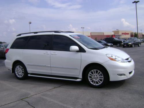 Photo Image Gallery & Touchup Paint: Toyota Sienna in Blizzard Pearl   (070)  YEARS: 2009-2010