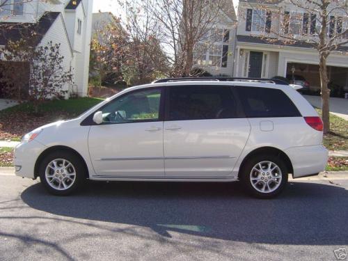 Photo Image Gallery & Touchup Paint: Toyota Sienna in Arctic Frost Pearl  (071)  YEARS: 2004-2008