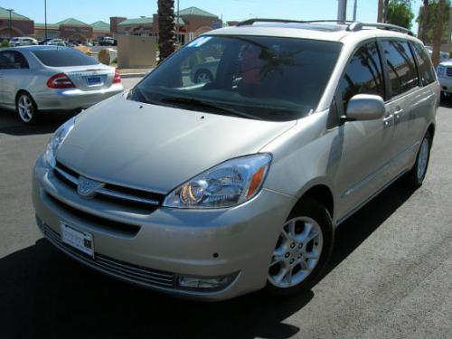 Photo Image Gallery & Touchup Paint: Toyota Sienna in Silver Shadow Pearl  (1D7)  YEARS: 2004-2010