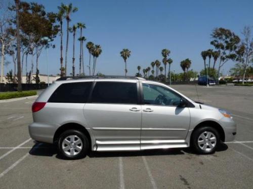 Photo Image Gallery & Touchup Paint: Toyota Sienna in Silver Shadow Pearl  (1D7)  YEARS: 2004-2010