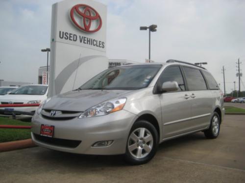 Photo Image Gallery & Touchup Paint: Toyota Sienna in Silver Shadow Pearl  (1D7)  YEARS: 2004-2010