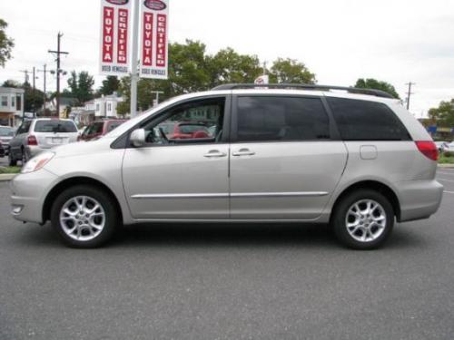Photo Image Gallery & Touchup Paint: Toyota Sienna in Silver Shadow Pearl  (1D7)  YEARS: 2004-2010