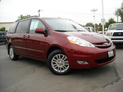Photo Image Gallery & Touchup Paint: Toyota Sienna in Salsa Red Pearl  (3Q3)  YEARS: 2004-2010