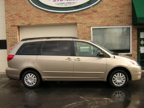 Photo Image Gallery & Touchup Paint: Toyota Sienna in Desert Sand Mica  (4Q2)  YEARS: 2004-2010