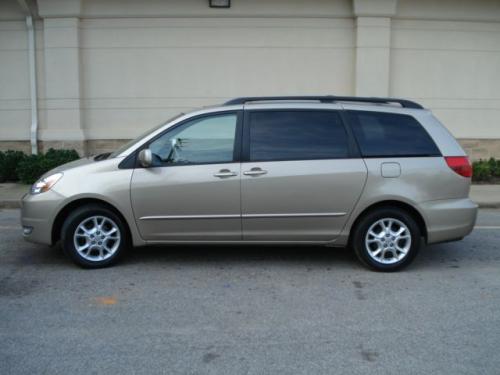 Photo Image Gallery & Touchup Paint: Toyota Sienna in Desert Sand Mica  (4Q2)  YEARS: 2004-2010