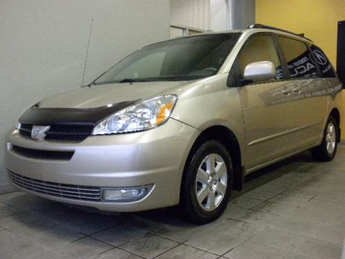 Photo Image Gallery & Touchup Paint: Toyota Sienna in Desert Sand Mica  (4Q2)  YEARS: 2004-2010