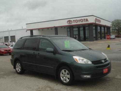 Photo Image Gallery & Touchup Paint: Toyota Sienna in Aspen Green Pearl  (6S7)  YEARS: 2004-2005