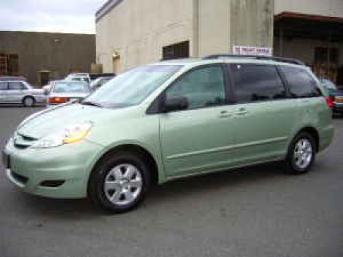 Photo Image Gallery & Touchup Paint: Toyota Sienna in Silver Pine Mica  (6U0)  YEARS: 2006-2010