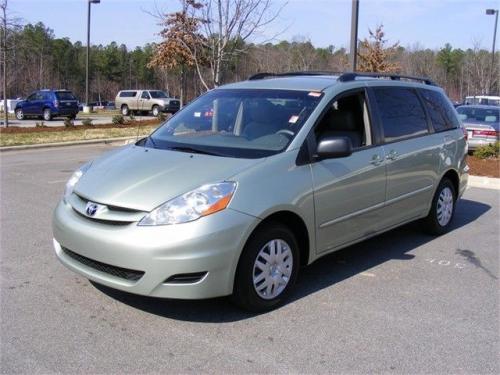 Photo Image Gallery & Touchup Paint: Toyota Sienna in Silver Pine Mica  (6U0)  YEARS: 2006-2010