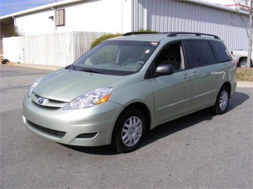 Photo Image Gallery & Touchup Paint: Toyota Sienna in Silver Pine Mica  (6U0)  YEARS: 2006-2010