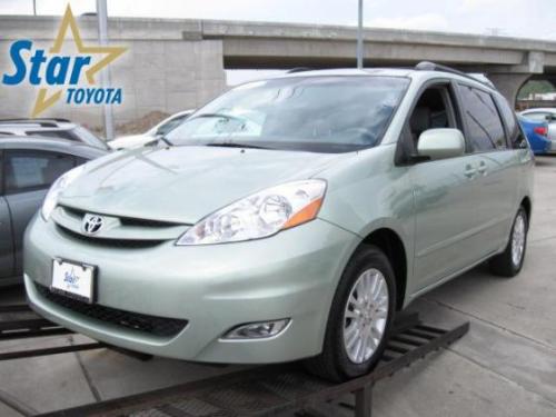 Photo Image Gallery & Touchup Paint: Toyota Sienna in Silver Pine Mica  (6U0)  YEARS: 2006-2010