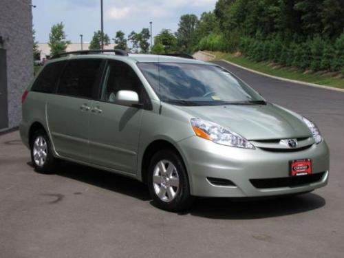 Photo Image Gallery & Touchup Paint: Toyota Sienna in Silver Pine Mica  (6U0)  YEARS: 2006-2010